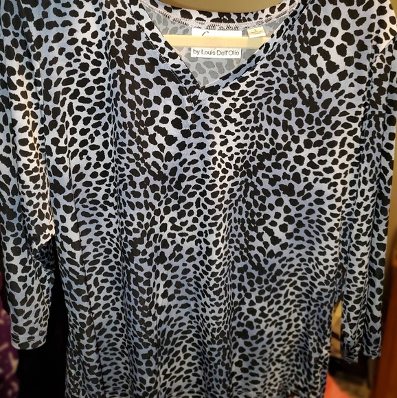 Blue leopard design blouse 3/4 sleeve - Picture 3 of 8